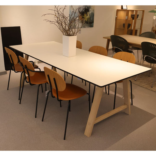 Andersen T1 spisebord - Eg/laminat - Udstillingsmodel