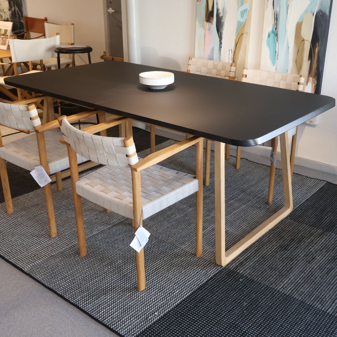 Naver Collection GM3640 Nano Spisebord - Eg/nanolaminat - Udstillingsmodel