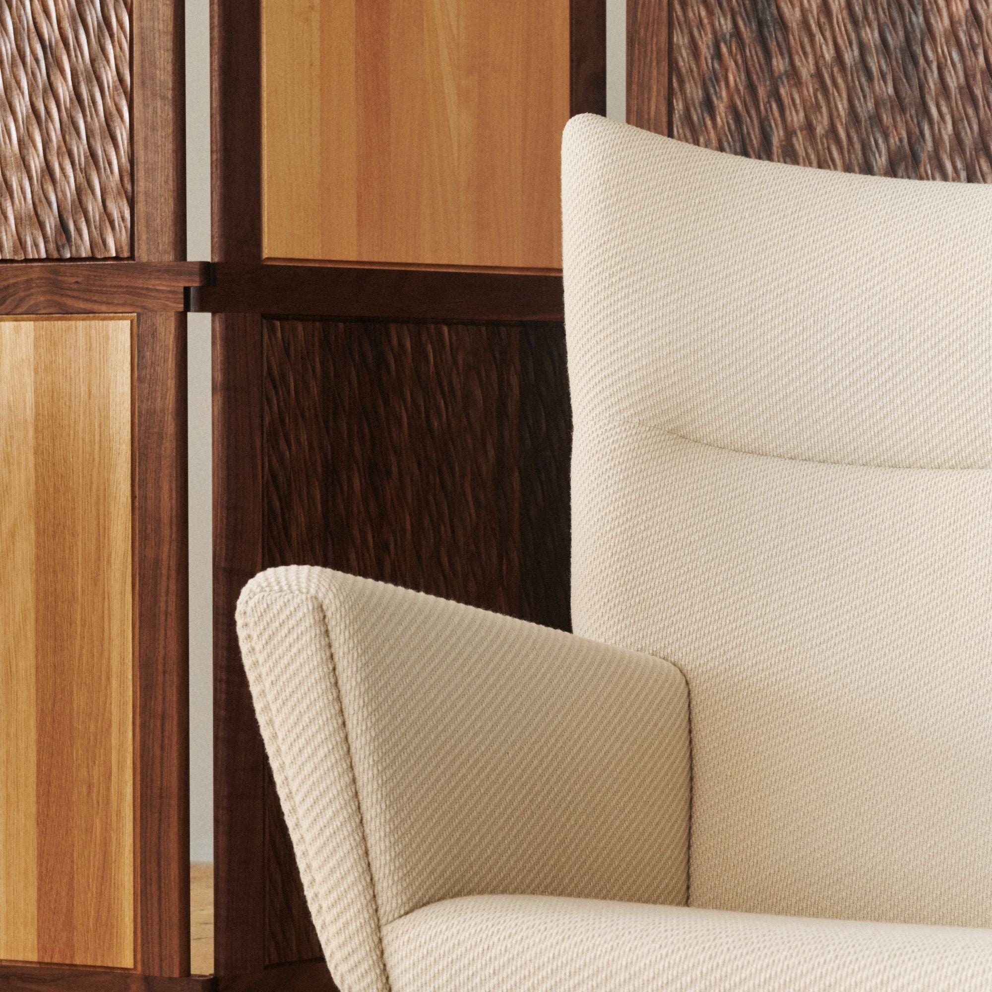 CH445 Wing Chair | Umi stof