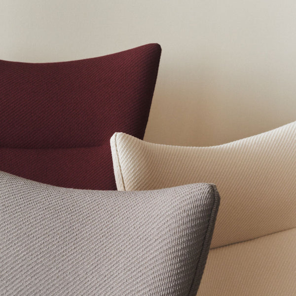 CH445 Wing Chair | Umi stof