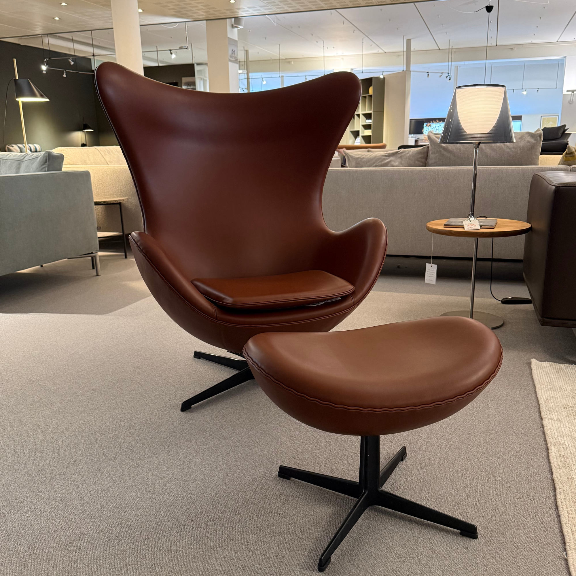 Ægget Anniversary Edition m. fodskammel - Udstillingsmodel