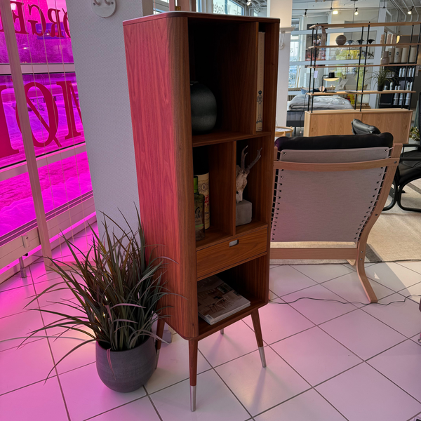 AK2772 reol m. skuffe - Udstillingsmodel