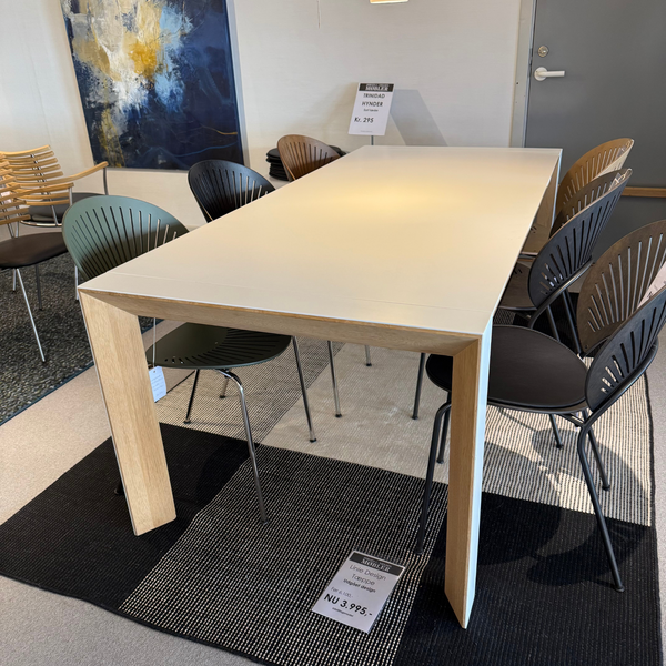 GM7720 spisebord -  Udstillingsmodel