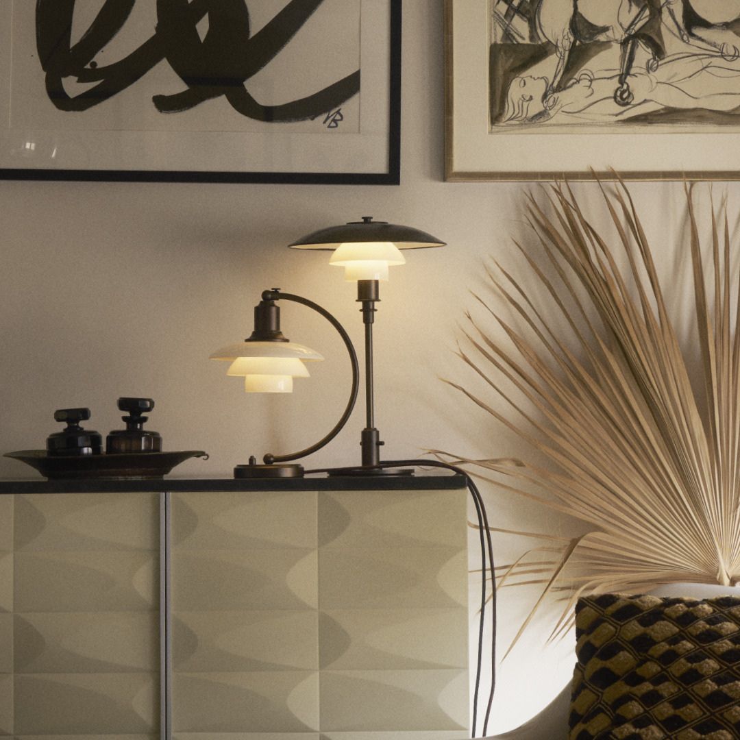 Louis Poulsen PH 2/2 Luna Aged Brass Opal Bordlampe