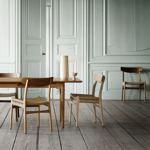 Hans J. Wegner CH23 spisestuestol - Eg eller valnød