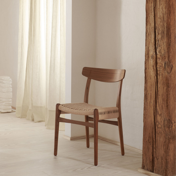 Hans J. Wegner CH23 spisestuestol - Eg eller valnød