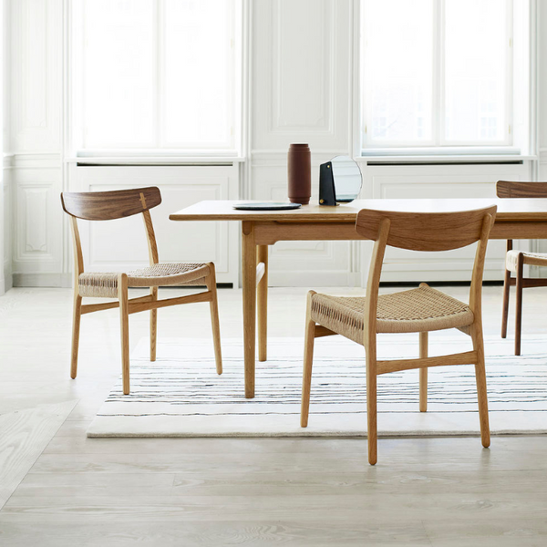 Hans J. Wegner CH23 spisestuestol - Eg eller valnød