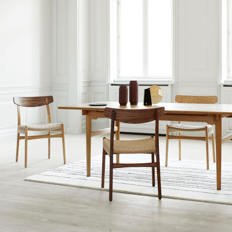 Hans J. Wegner CH23 spisestuestol - Eg eller valnød